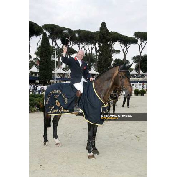 John Whitaker on Peppermill winners of Gran Premio Roma - Loro Piana at 75.¡ Csio Piazza di Siena Rome, 27th may 2007 ph. Stefano Grasso