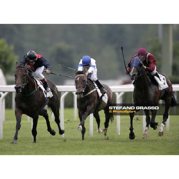 Frankie Dettori on Miles Gloriosus wins the Premio del Giubileo -Conca D\'Oro beating Umberto Rispoli on Igor Protti Milan, 17th june 2007 ph.Stefano Grasso