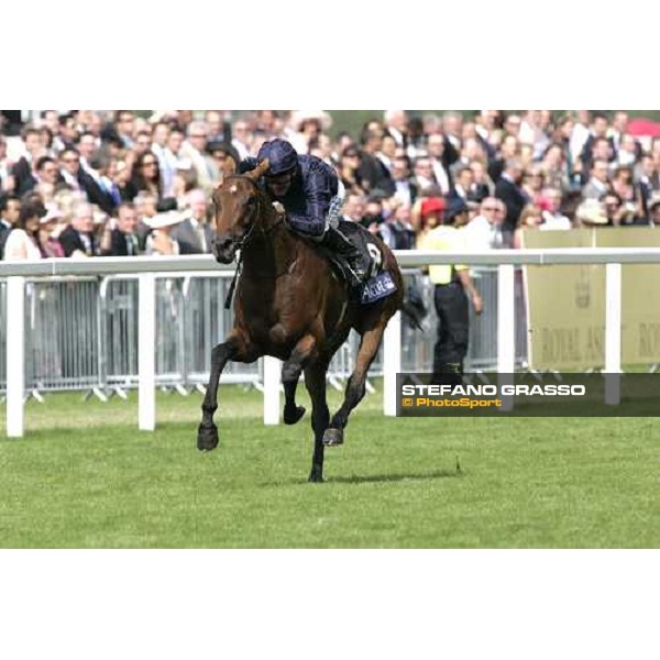 Mick Kinane on Mahler wins the Queen\'s Vase Ascot, Royal Ascot 4th day, 22nd june 2007 ph. Stefano Grasso