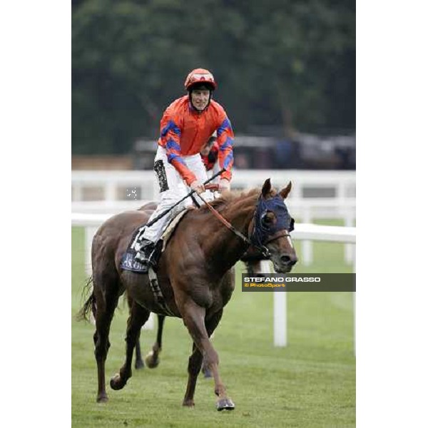 Jhonny Murtagh comes back in triumph after winning on Soldier\'s Tale the Golden Jubilee Stakes Ascot, Royal Ascot, 5th day 23rd june 2007 ph. Stefano Grasso