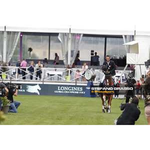 LGCT of Chantilly - Grand Prix - Harrie Smolders on Emerald NOP parades after winning the LGCT Grand Prix of Chantilly Chantilly,15th july 2017 ph.Stefano Grasso/LGCT