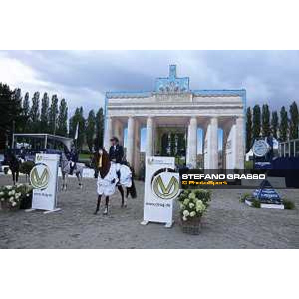 LGCT of Berlin - Class 2 - Prize giving ceremony - Felix Hassmann on Balzaci wins the class - Berlin, 28th july 2017 - ph.Stefano Grasso/LGCT