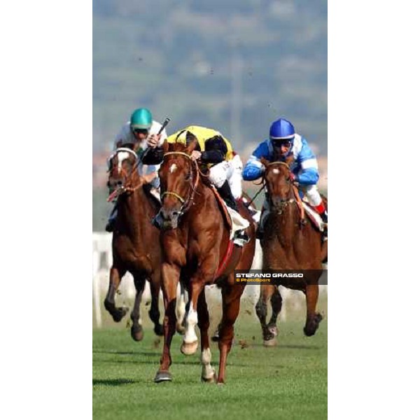 Mario Esposito on Osorio at last 20 meters to the winning post of Derby Italiano Rome Capannelle, Derby Day 2003 ph. Stefano Grasso