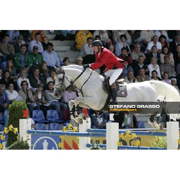 Jos Lansink on AL-Kaheel Cavalor Cumano during the 2nd rating competition for the individual and Team Fei Mannheim, 16th august 2007 ph. Stefano Grasso