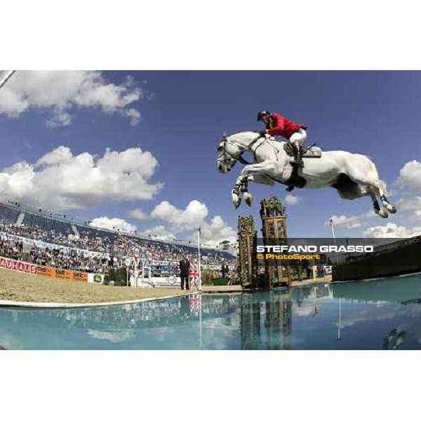 Jos Lansink on Al- Kaheel Cavalor Cumano at the waterjump during the 2nd rating competition for the individual and Team Fei Mannheim, 16th august 2007 ph. Stefano Grasso