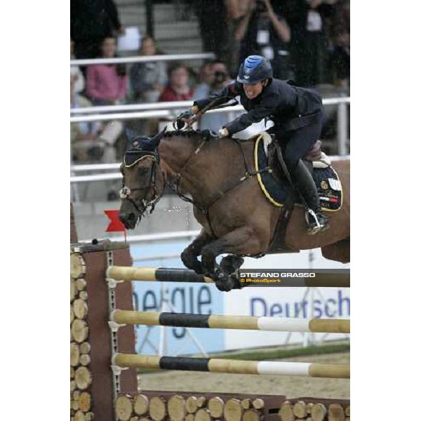 Giulia Martinengo Marquet on Athletica jumps under a water storm Mannheim, 17th august 2007 ph. Stefano Grasso