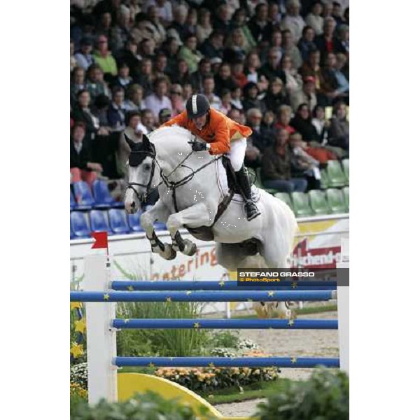 Gerco Schroder on Eurocommerce Berlin jumps during the team competition Mannheim, 17th august 2007 ph. Stefano Grasso