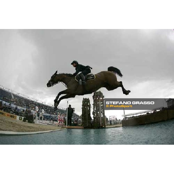 Giulia Martinengo Marquet on Athletica at the water jump under a water storm Mannheim, 17th august 2007 ph. Stefano Grasso