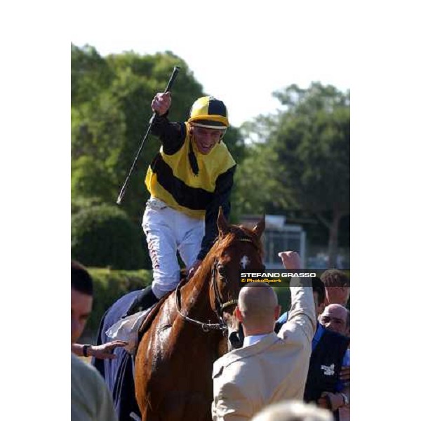 Mario Esposito exulting on Osorio after winning 120° Derby Italiano Rome Capannelle, Derby Day 2003 ph. Stefano Grasso