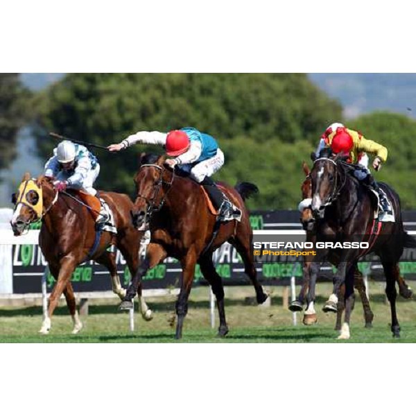 Maktub (right) wins Premio D\'Alessio beating Desirao Rome Capannelle, Derby Day 2003 ph. Stefano Grasso