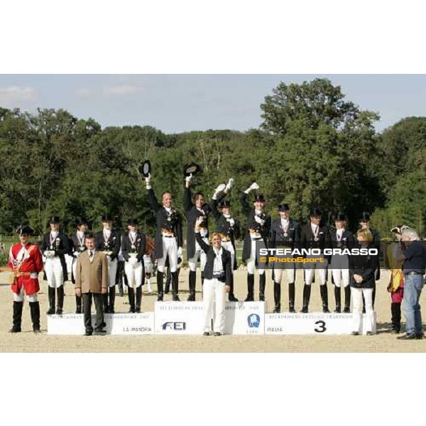 The Dutch team winner of the european dressage championship 2007 thanks the fans La Mandria, 31st august 2007 ph. Stefano Grasso