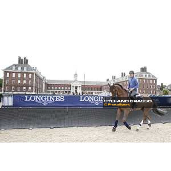 LGCT of London Scott Brash and Hello Forever warming up in front of the Royal Hospital Chelsea London,3rd august 2017 ph.© Stefano Grasso/LGCT