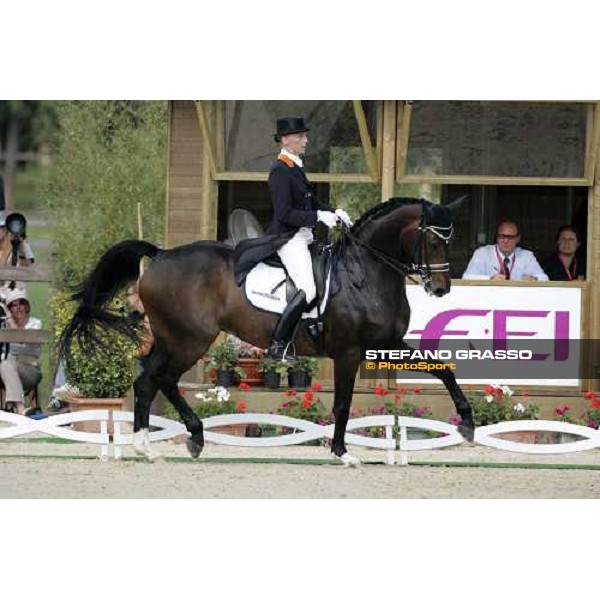 Imke Shellekens-Bartels on Hunter Douglas Sunrise bronze medalist of Gran Prix Kur at the Fei European Dressage Championship LA MANDRIA-Venaria Reale-Druento (TO) - 2nd sept. 2007 ph. Stefano Grasso