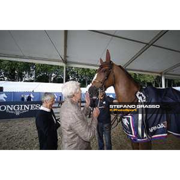 LGCT of London - Grand Prix - Prize giving ceremony - Hello Forever and his owner Lady Harris - London,5th august 2017 - ph. Stefano Grasso/LGCT