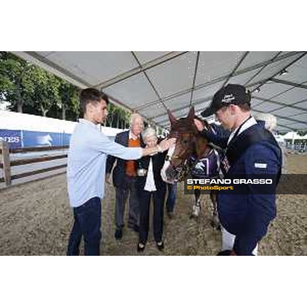 LGCT of London - Grand Prix - Prize giving ceremony - Hello Forever and his owner Lady Harris - London,5th august 2017 - ph. Stefano Grasso/LGCT