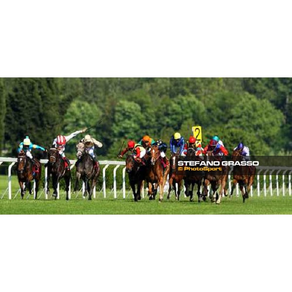 straight of Oaks d\'Italia at left Step Danzer and Menhoubah Milan 23rd may 2004 ph. Stefano Grasso