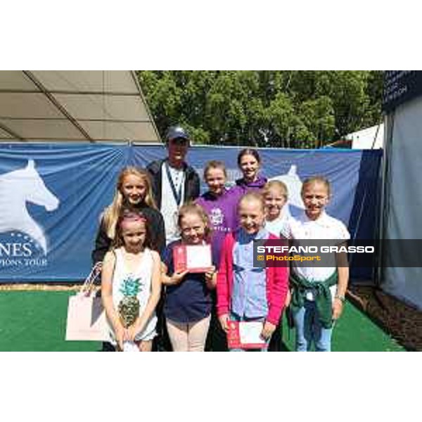 LGCT of London - Ben Maher and some little fans - London, - 6 August 2017 - ph.Mario Grassia/LGCT