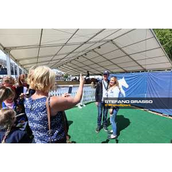 LGCT of London - Ben Maher and some little fans - London, - 6 August 2017 - ph.Mario Grassia/LGCT