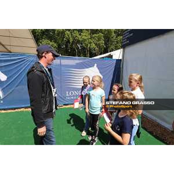 LGCT of London - Ben Maher and some little fans - London, - 6 August 2017 - ph.Mario Grassia/LGCT