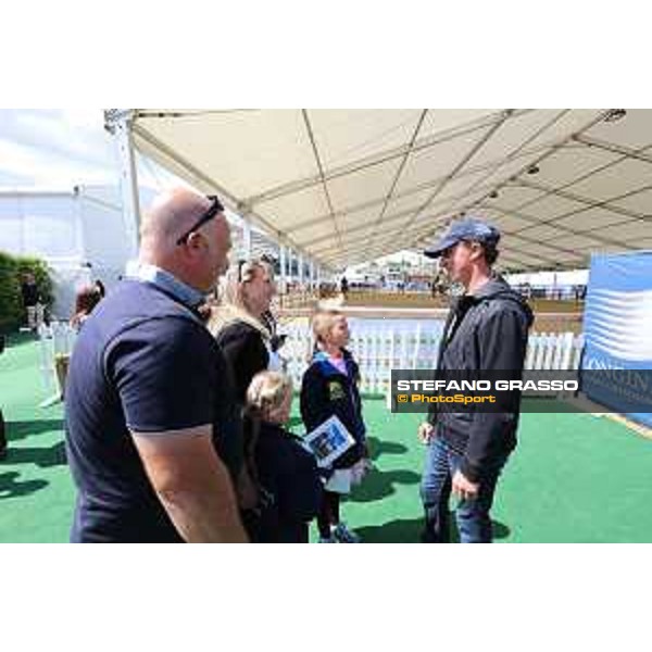 LGCT of London - Ben Maher and some little fans - London, - 6 August 2017 - ph.Mario Grassia/LGCT