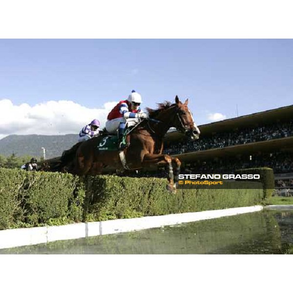 68¡ Gran Premio Merano Forst - Raffaele Romano on Halling Joy at the water jump Merano Maia, 30th sept. 2007 ph. Stefano Grasso