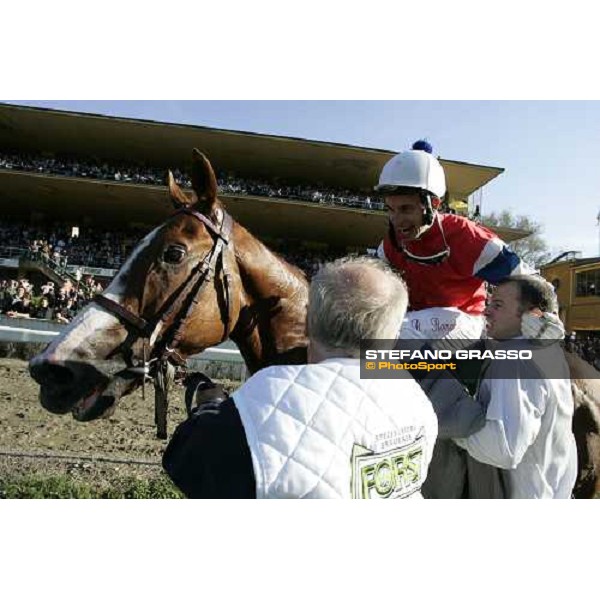 the winning connection of 68¡ Gran Premio Merano Forst - Raffaele Romano exulting on Halling Joy after winning the race Merano Maia, 30th sept. 2007 ph. Stefano Grasso