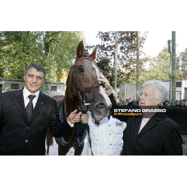 the winning connection of 68¡ Gran Premio Merano Forst - Halling Joy with countess Ludovica Albertoni and trainer by Paolo Favero Merano Maia, 30th sept. 2007 ph. Stefano Grasso