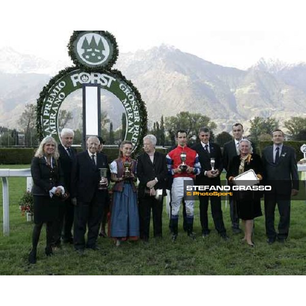 the winning connection of 68¡ Gran Premio Merano Forst won by Halling Joy Merano Maia, 30th sept. 2007 ph. Stefano Grasso
