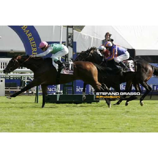 Stephane Pasquier on Coastal Path wins the Prix Chaudenay Casino Barriere de Menton beating Kieren Fallon on Noble Prince and Olivier Peslier on Royal and Regal Paris, Longchamp 6th october 2007 ph. Stefano Grasso