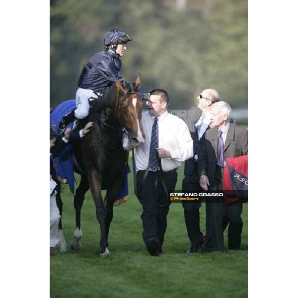 Michael Tabor congratulates with Kieren Fallon on Dylan Thomas after winning the Prix de l\' Arc de Triomphe Lucien Barriere Paris Lonchamp, 7th october 2007 ph. Stefano Grasso