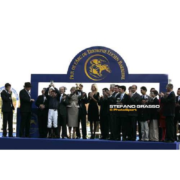 the giving prize of the Prix de l\' Arc de Triomphe Lucien Barriere Paris Lonchamp, 7th october 2007 ph. Stefano Grasso