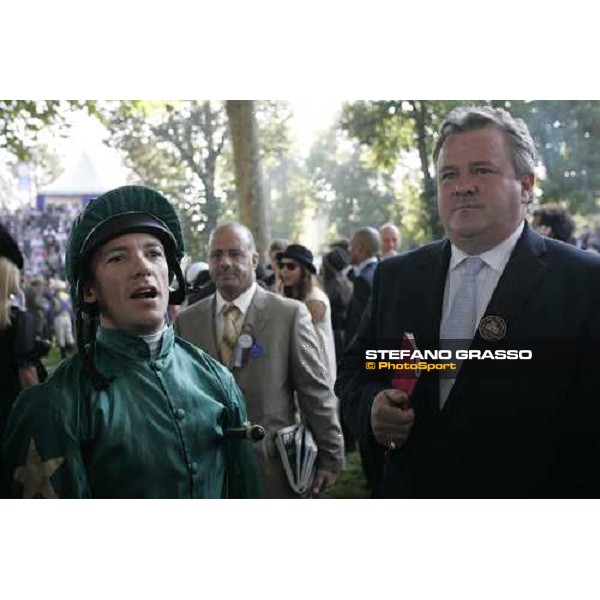 Frankie Dettori with Peter Chapple-Hyam before the Arc dde Triomphe Paris Lonchamp, 7th october 2007 ph. Stefano Grasso
