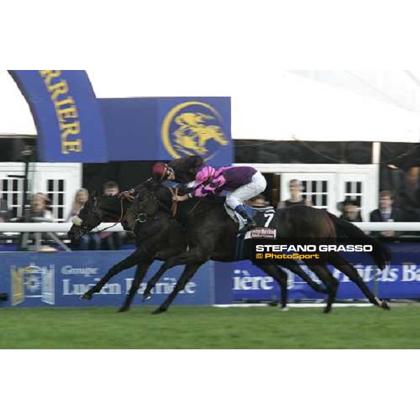 Dominique Boeuf on Le Miracle wins the Prix du Cadran beating Thierry Jarnet on Varevees Paris Lonchamp, 7th october 2007 ph. Stefano Grasso