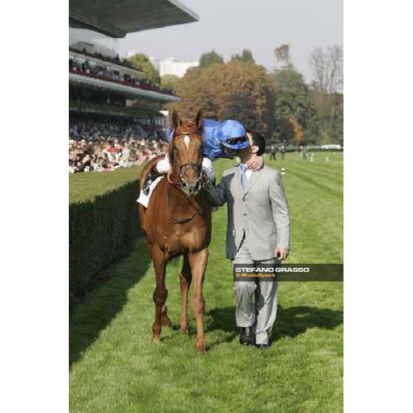 Frankie Dettori on Rio de la Plata comes back with Saeed Bin Suroor after winning the Prix Jean-Luc Lagardere Paris Lonchamp, 7th october 2007 ph. Stefano Grasso