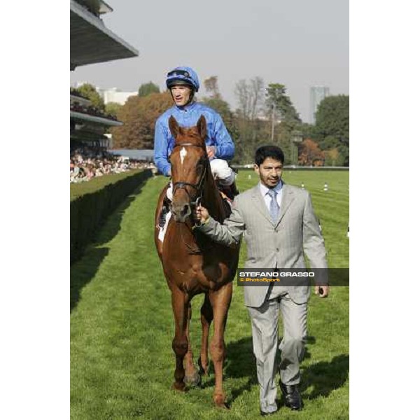 Frankie Dettori on Rio de la Plata comes back with Saeed Bin Suroor after winning the Prix Jean-Luc Lagardere Paris Lonchamp, 7th october 2007 ph. Stefano Grasso