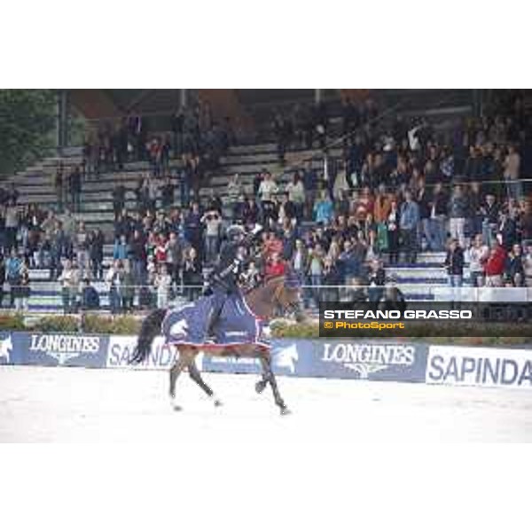 LGCT of Valkenswaard - Grand Prix - Lorenzo de Luca on Ensor de Litrange XII parades after winning the LGCT Grand Prix of Valkenswaard presented by Sapinda -Valkenswaard, 12nd august 2017 - ph. Stefano Grasso/LGCT