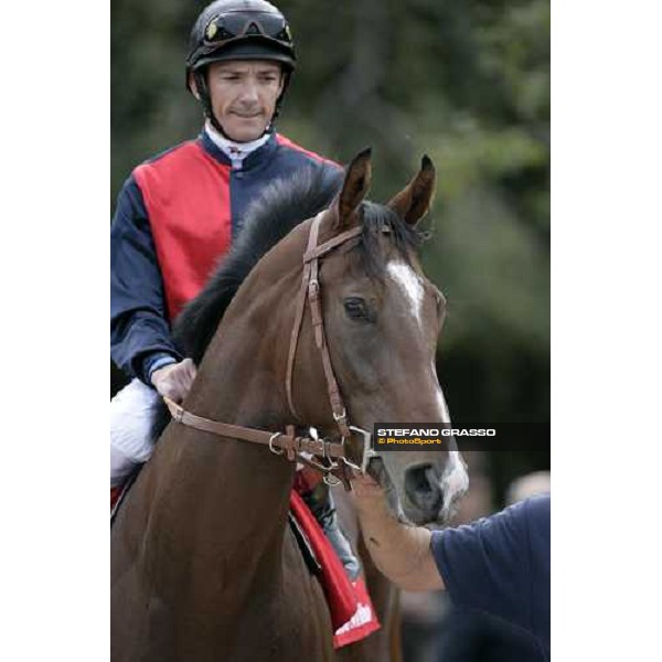 Frankie Dettori on Gladiatorus enters the track before the Gran Criterium Milan San Siro , 14th october 2007 ph. Stefano Grasso