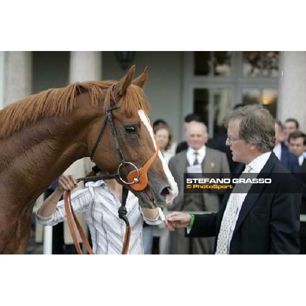 trainer Richar Hannon with Scintillo after winning the Gran Criterium Milan San Siro , 14th october 2007 ph. Stefano Grasso