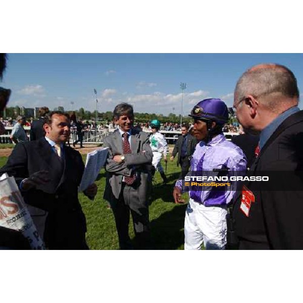 Andreas Wohler(at left) speaking with Eduardo Pedroza in the parade ring of Oaks d\'Italia Milan 23rd may 2004 ph. Stefano Grasso