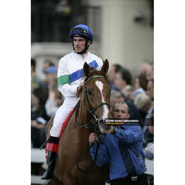 Andrasch Starke on Schiaparelli parades before the Jockey Club Milan San Siro , 14th october 2007 ph. Stefano Grasso