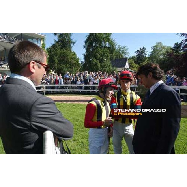 from left, dott. Rosati Colarieti, Mirco Demuro, Gabriele Bietolini and Bruno Grizzetti in the parade ring of Oaks d\'Italia Milan 23rd may 2004 ph. Stefano Grasso