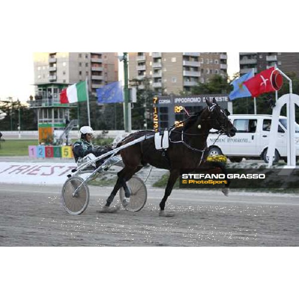 Enrico Bellei with Ismos FP wins the Gran Premio Regione Friuli Venezia Giulia Trieste, 20th october 2007 ph. Stefano Grasso