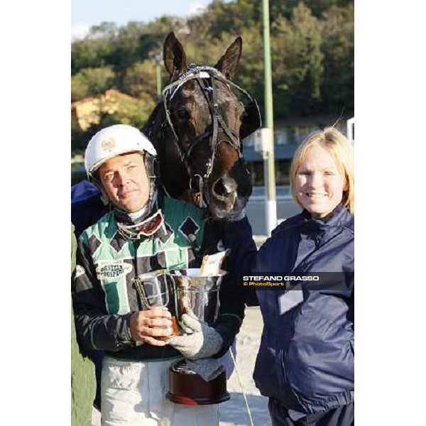 Enrico Bellei with Ghiaccio del Nord after winning the Gran Premio Cittˆ Di Trieste - Fabio Jegher Trieste, 20th october 2007 ph. Stefano Grasso