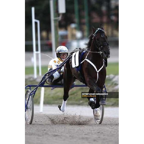 Roberto Andreghetti during warm up with Impetuoso Trio Trieste, 20th october 2007 ph. Stefano Grasso