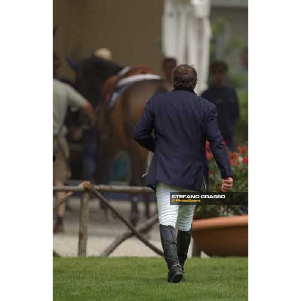 Giorgio Nuti falled down from Leconte G Rome - Piazza di Siena 28th may 2004 ph. Stefano Grasso