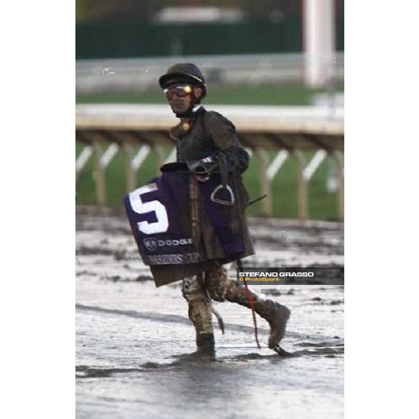 Mick Kinane walk away after dismount from George Washington on the straight of the the Breeders\' Cup Classic at Monmouth Park racetrack Monmouth Park, 26th october 2007 ph. Stefano Grasso