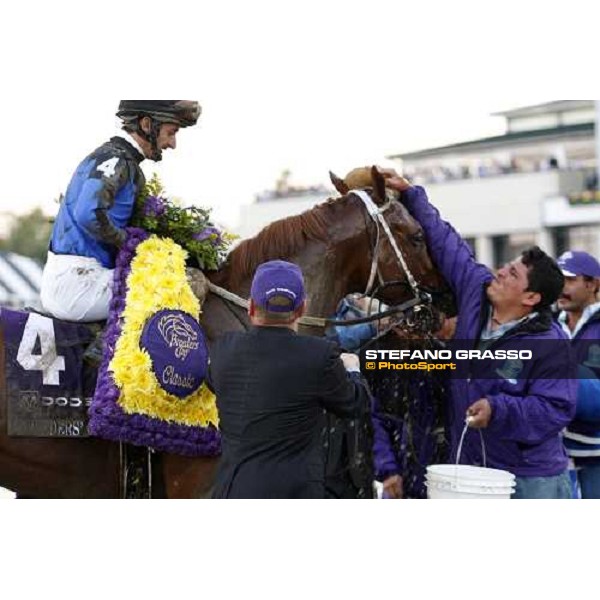 Robby Albarado on Curlin parades after winning the Breeders\' Cup Classic at Monmouth Park racetrack Monmouth Park, 26th october 2007 ph. Stefano Grasso