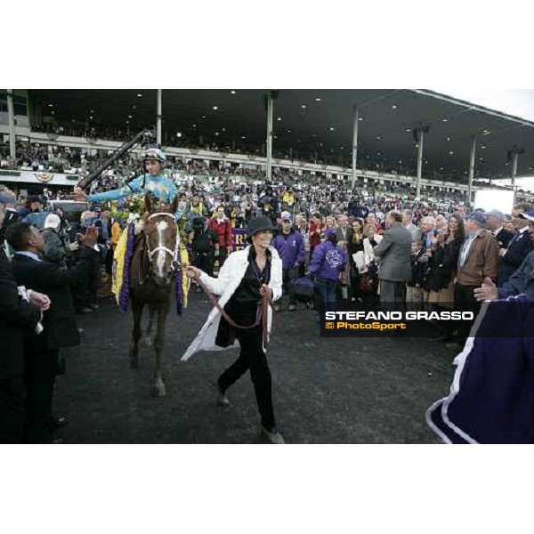 John Velazquez on English Channel exulting in the winner circle after winning the Breeders\' Cup Turf at Monmouth Park racetrack Monmouth Park, 26th october 2007 ph. Stefano Grasso