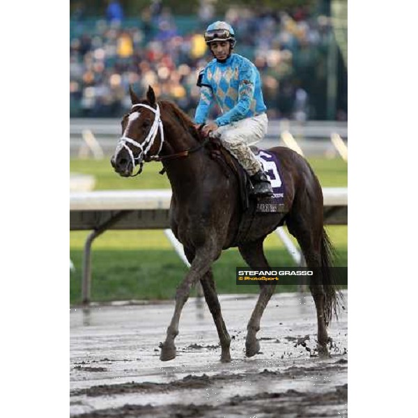 John Velazquez on English Channel exulting after winning the Breeders\' Cup Turf at Monmouth Park racetrack Monmouth Park, 26th october 2007 ph. Stefano Grasso
