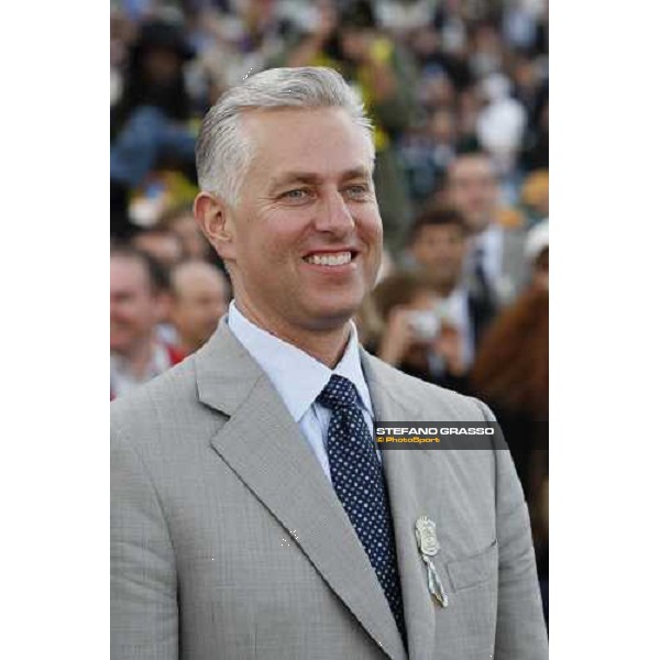 trainer Todd Pletcher thanks English Channel after winning the Breeeder\'s Cup Turf at Monmouth Park racetrack Monmouth Park, 27th october 2007 ph. Stefano Grasso